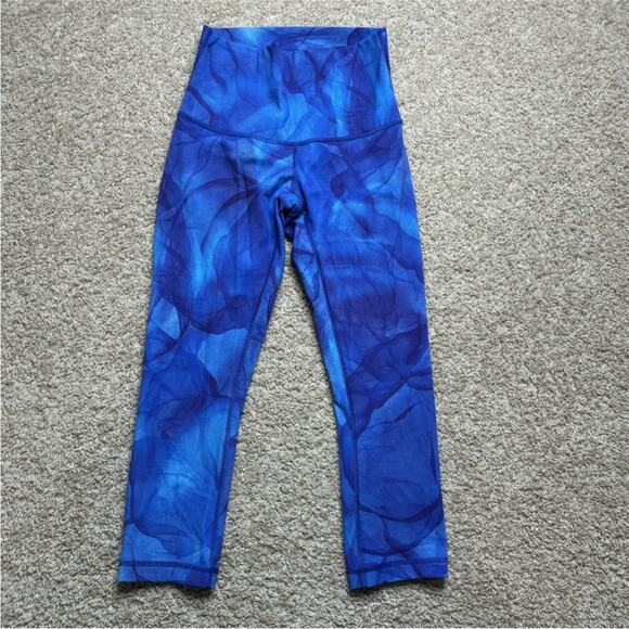 lululemon athletica Pants - Lululemon Wunder Under Crop (Hi-Rise) (21") EUC Women’s 6 midnight tulle multi